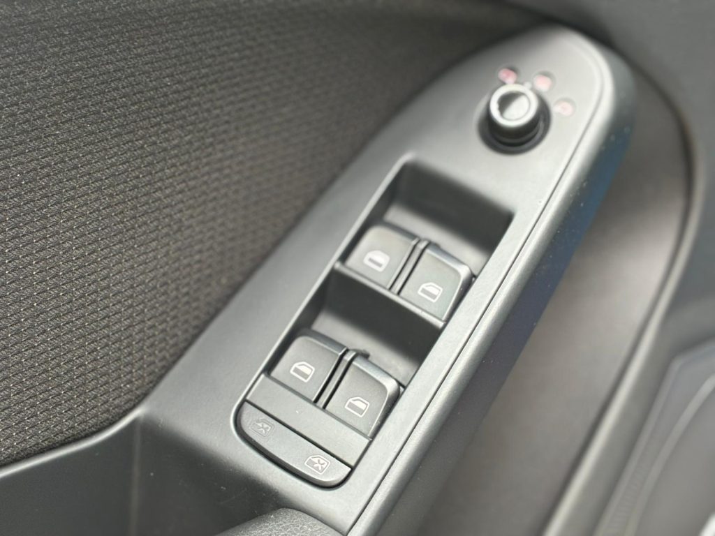 Pārdod Audi A5 Sportback Sline 2.0 Tdi , 105 kw - 143zs