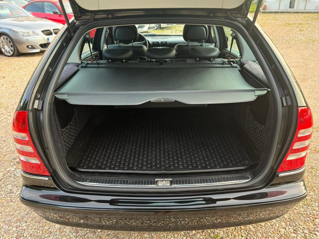 Pārdod Mercedes C220 Cdi Avantgarde - 110kw /150zs