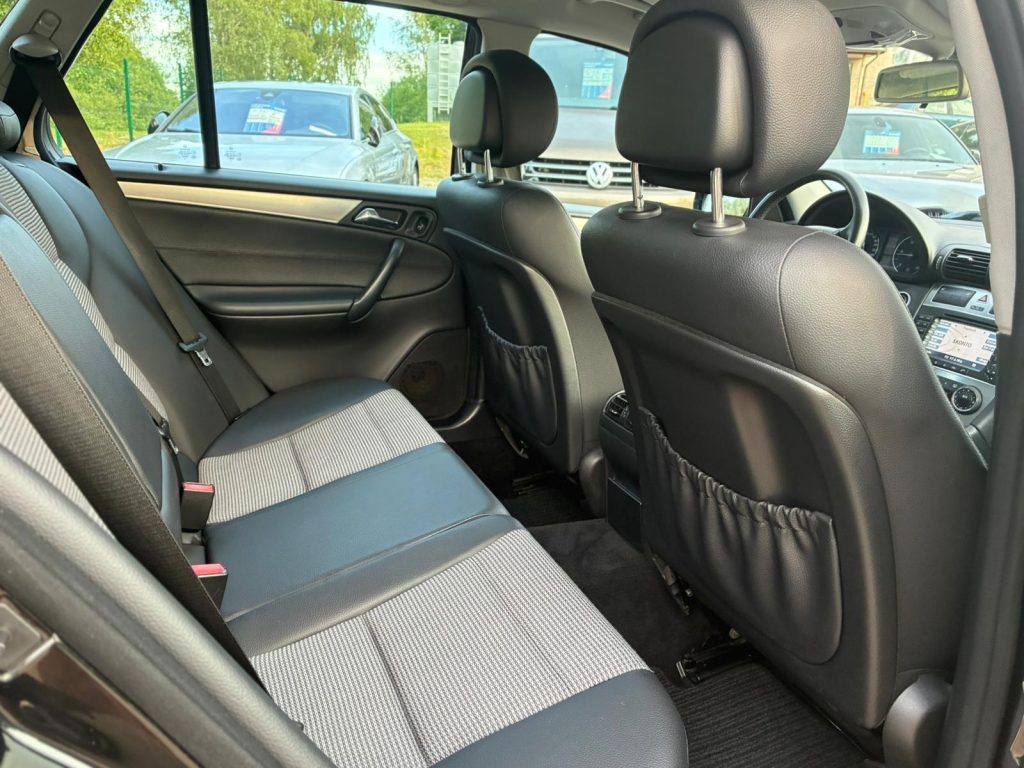 Pārdod Mercedes C220 Cdi Avantgarde - 110kw /150zs