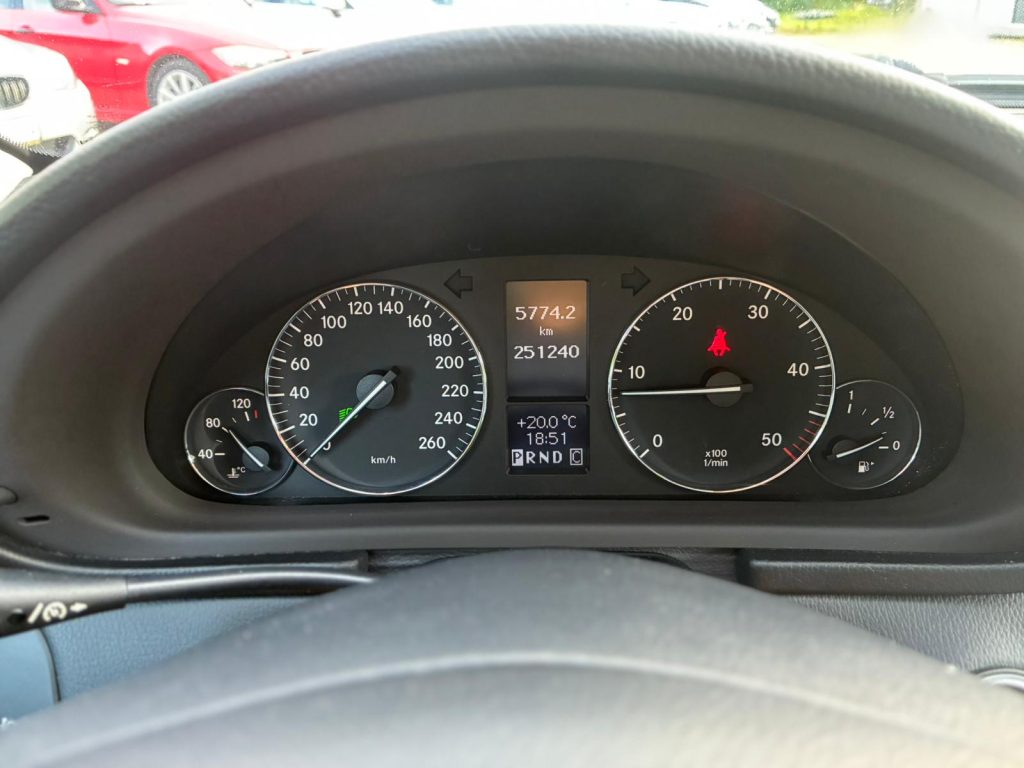 Pārdod Mercedes C220 Cdi Avantgarde - 110kw /150zs