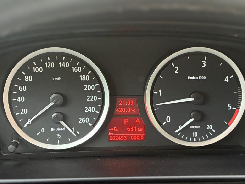 Pārdod BMW 535d ar rūpnīcas M packet , Face lift optika 3, 0d - 200kw - 272 zs