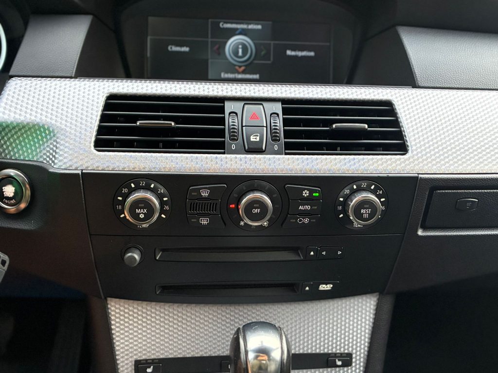 Pārdod BMW 535d ar rūpnīcas M packet , Face lift optika 3, 0d - 200kw - 272 zs