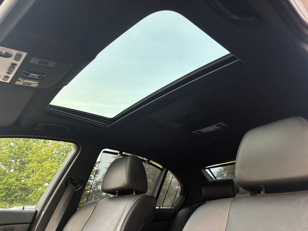 Pārdod BMW 535d ar rūpnīcas M packet , Face lift optika 3, 0d - 200kw - 272 zs