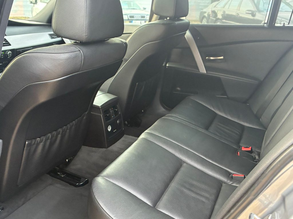 Pārdod BMW 535d ar rūpnīcas M packet , Face lift optika 3, 0d - 200kw - 272 zs