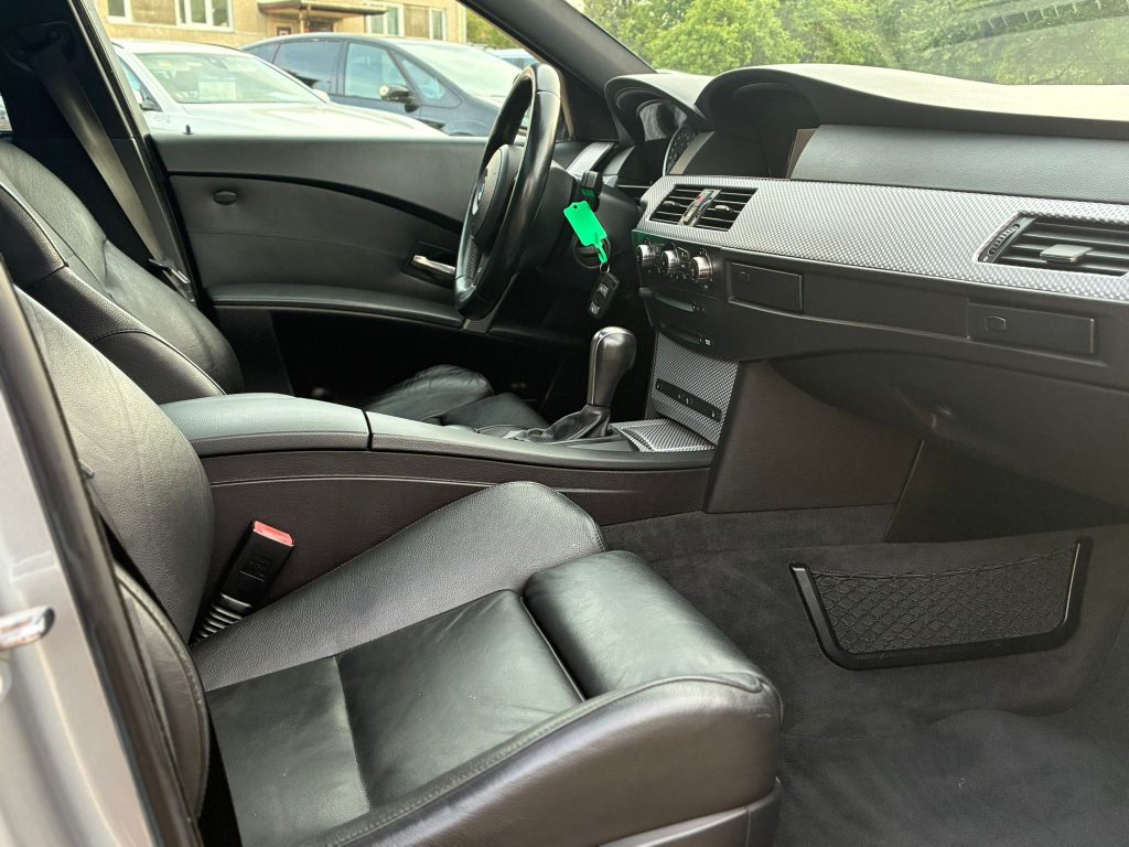Pārdod BMW 535d ar rūpnīcas M packet , Face lift optika 3, 0d - 200kw - 272 zs