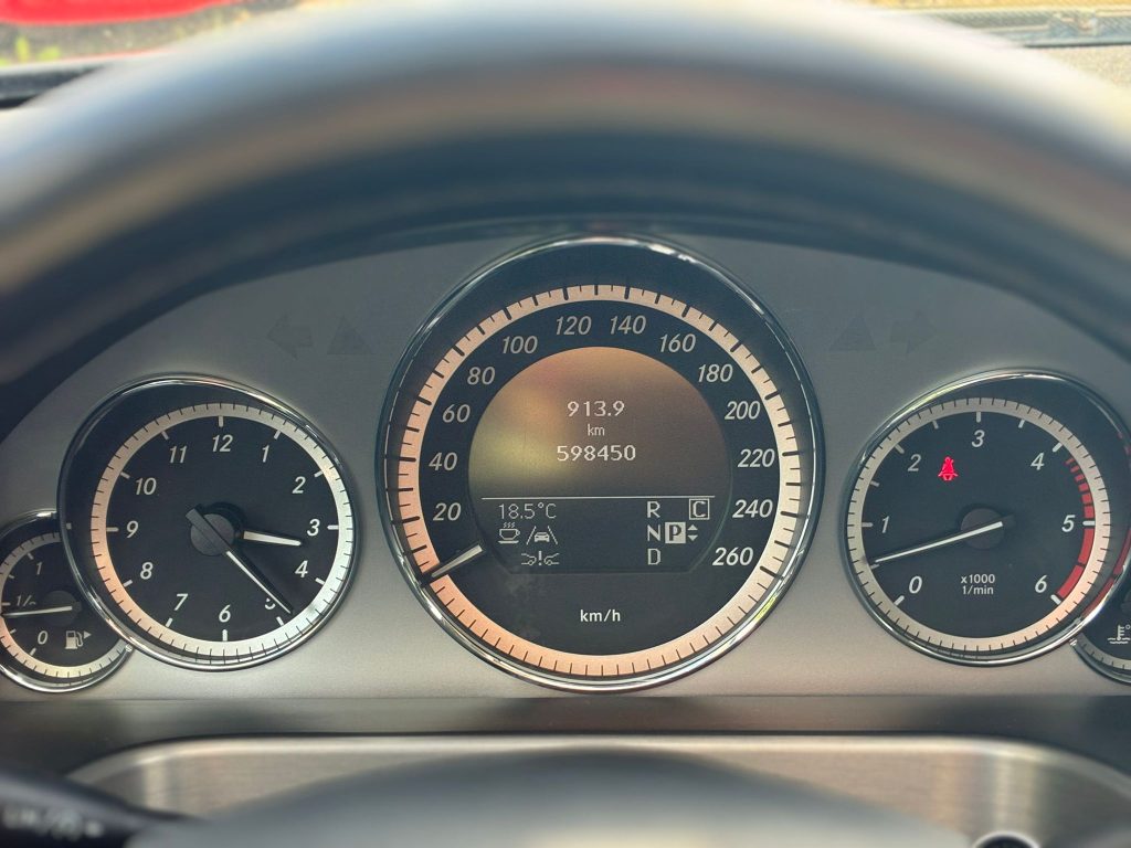 Pārdod Mercedes E350 Cdi Avantgarde - 170kw /231zs