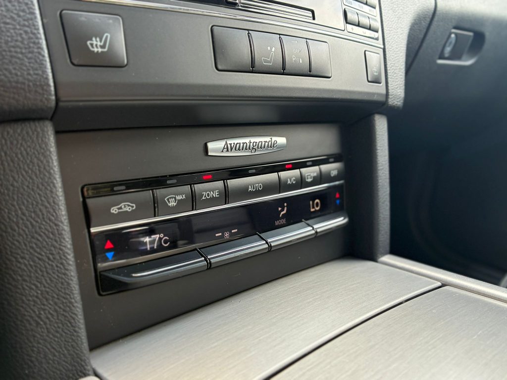 Pārdod Mercedes E350 Cdi Avantgarde - 170kw /231zs