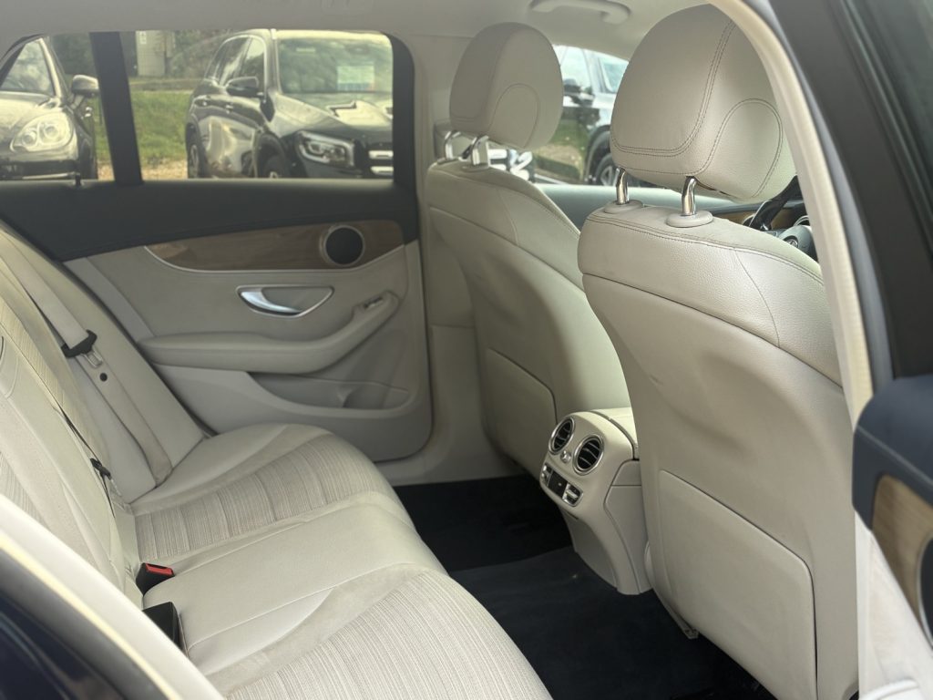 Pārdod Mercedes C220 Bluetec Avantgarde 7 Gtronic ātrumkarba - 125kw /170zs