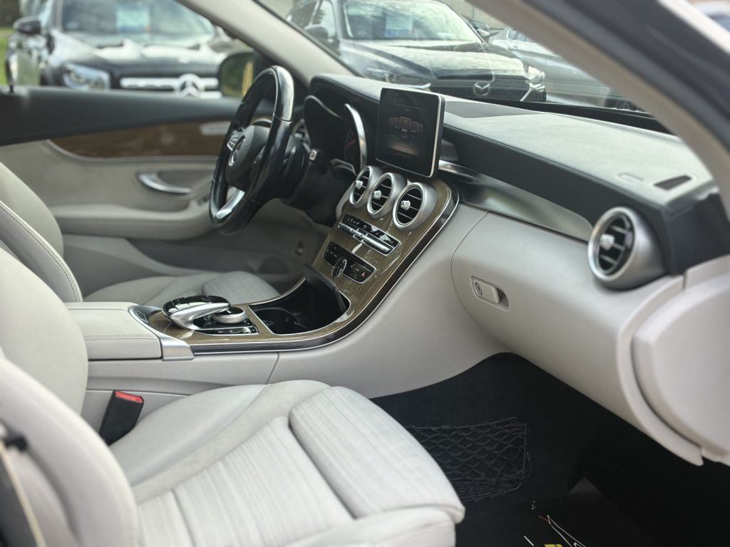 Pārdod Mercedes C220 Bluetec Avantgarde 7 Gtronic ātrumkarba - 125kw /170zs