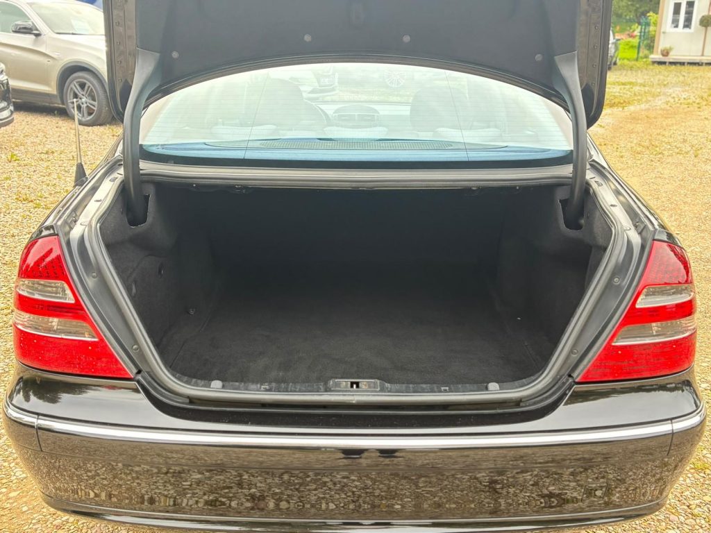 Pārdod Mercedes E320 Cdi Avantgarde - 165kw /224zs