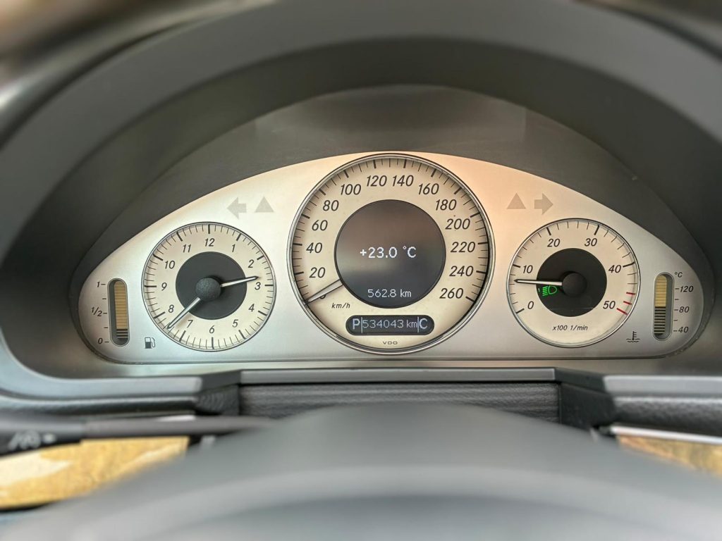 Pārdod Mercedes E320 Cdi Avantgarde - 165kw /224zs