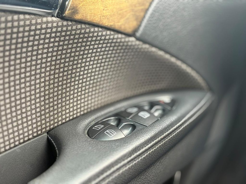 Pārdod Mercedes E320 Cdi Avantgarde - 165kw /224zs