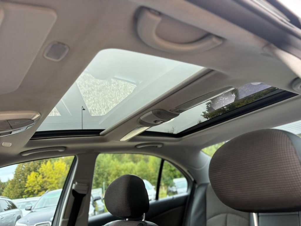 Pārdod Mercedes E320 Cdi Avantgarde - 165kw /224zs