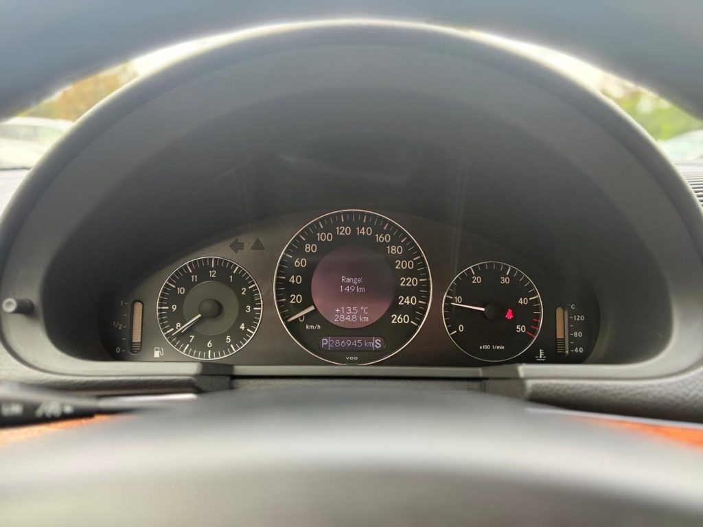 Pārdod Mercedes E270 Cdi Elegance - 130kw /177zs