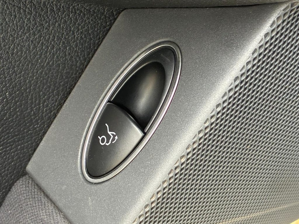 Pārdod Mercedes E270 Cdi Elegance - 130kw /177zs
