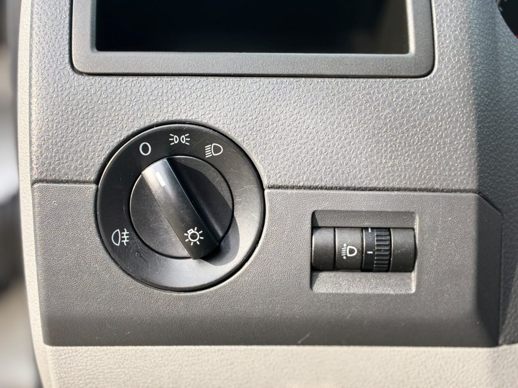 Pārdod Wolksvagen Transporter T5+ 2.0tdi 62kw -84zs, 9 vietas