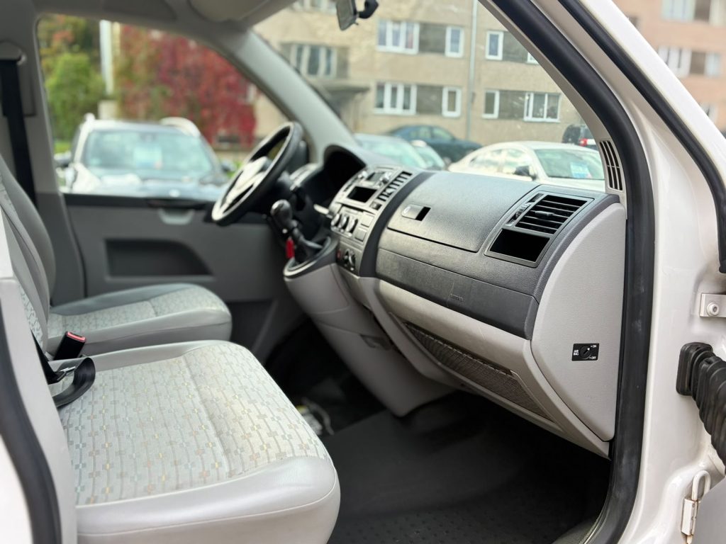 Pārdod Wolksvagen Transporter T5+ 2.0tdi 62kw -84zs, 9 vietas