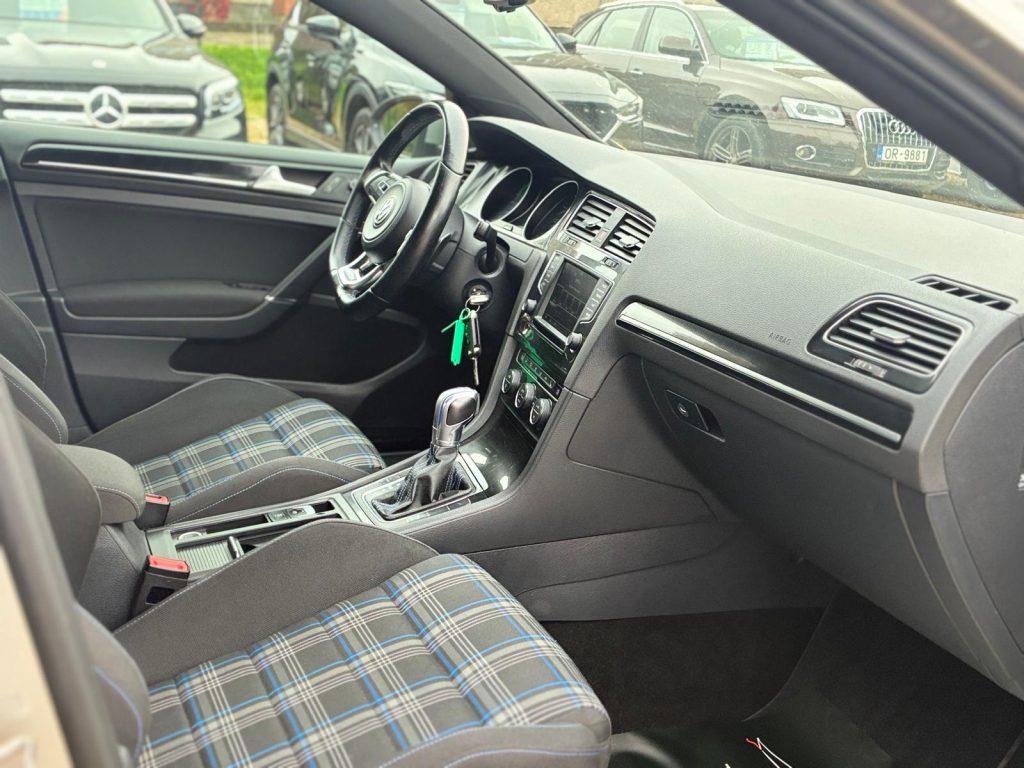 Volkswagen Golf 7 Gte 1.4Hibrīds , 150kw/204zs