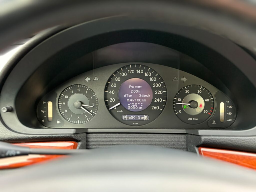 Pārdod Mercedes E280 Face Lift 3.0Cdi - 140kw /190zs