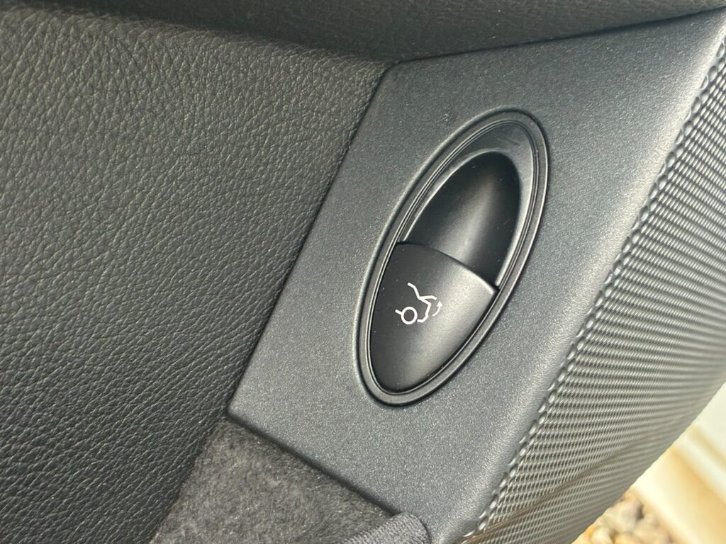 Pārdod Mercedes E280 Face Lift 3.0Cdi - 140kw /190zs
