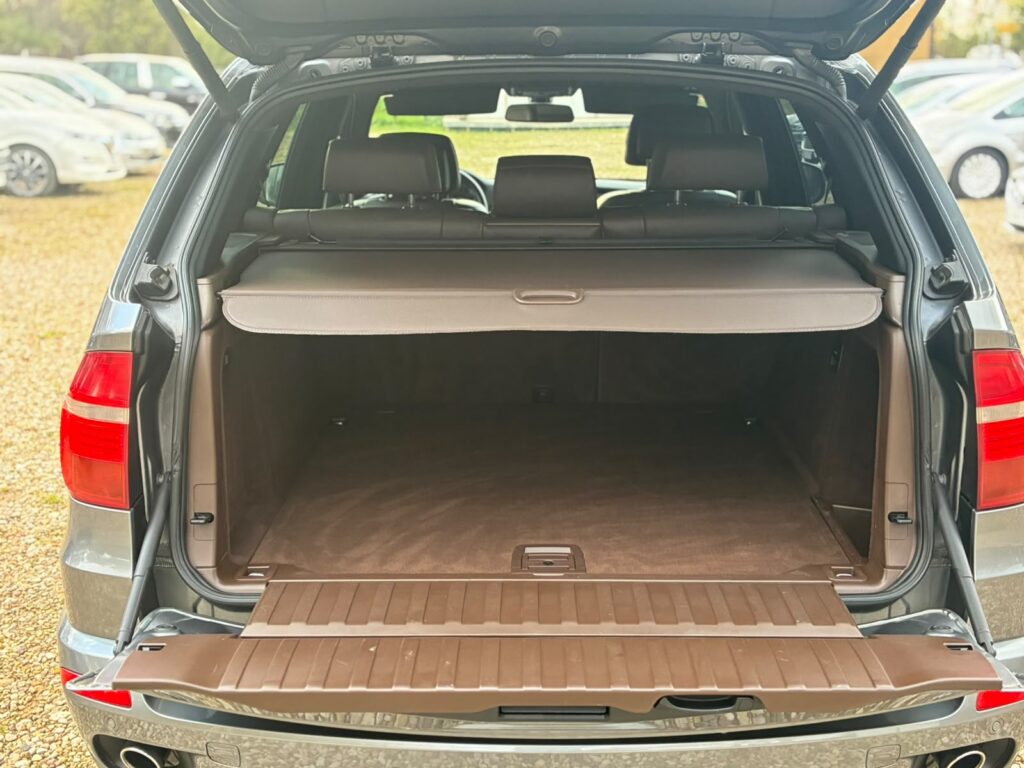 BMW X5 3.0Sd M57 X Drive M Packet 3.0D - 210kw / 286zs