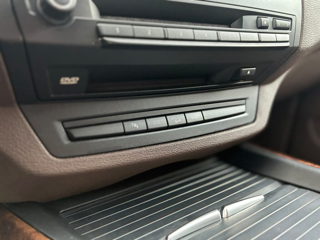 BMW X5 3.0Sd M57 X Drive M Packet 3.0D - 210kw / 286zs