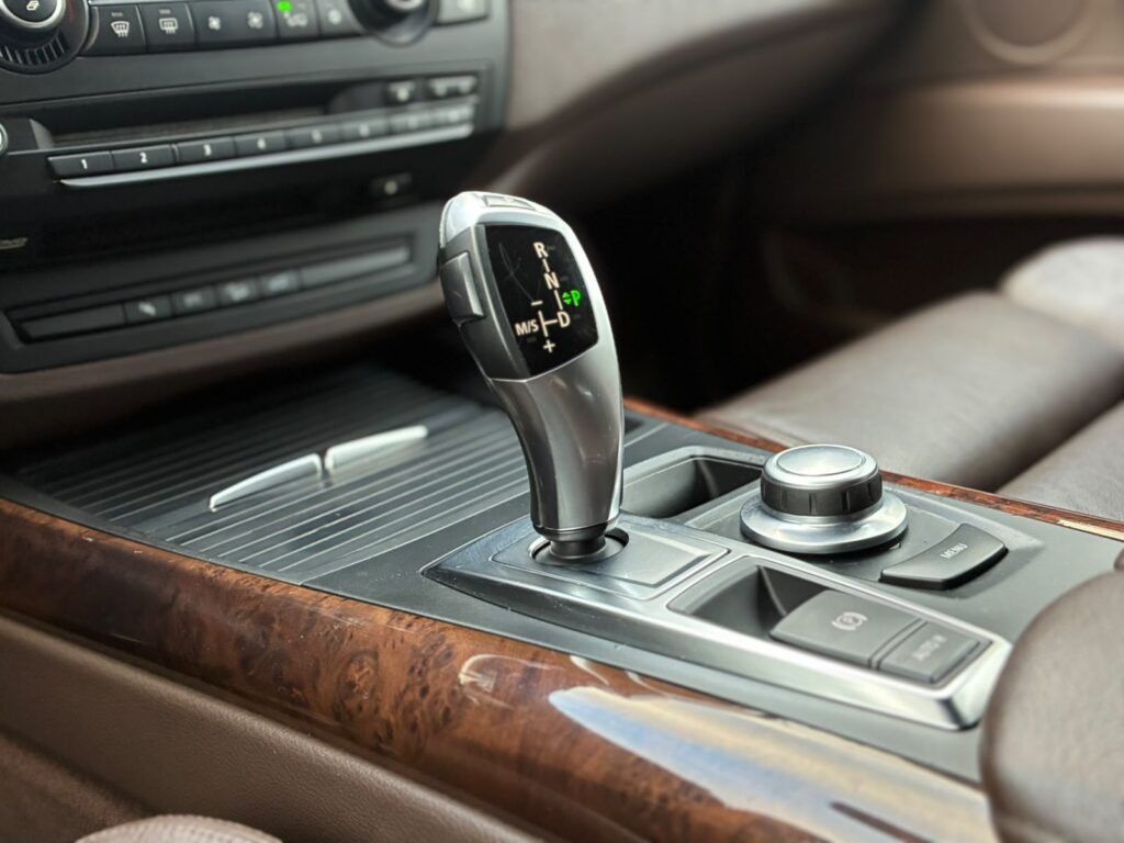 BMW X5 3.0Sd M57 X Drive M Packet 3.0D - 210kw / 286zs
